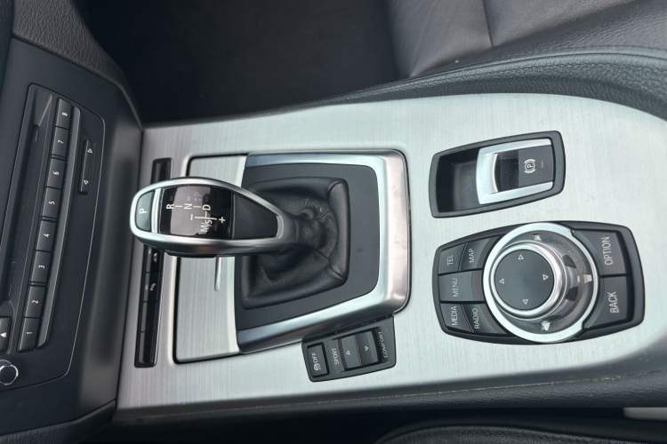 Used BMW Z4 2013 sDrive20i Leading Model Interior 7