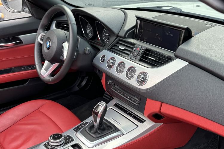 Used BMW Z4 2013 sDrive20i Leading Model Interior 8
