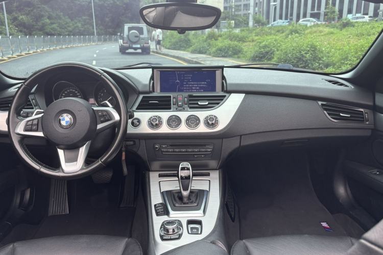 Used BMW Z4 2013 sDrive20i Leading Model Interior 9