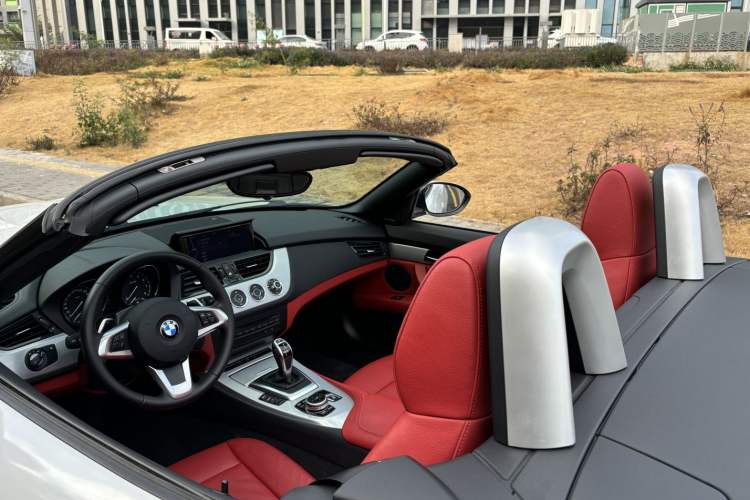 Used BMW Z4 2013 sDrive20i Leading Model Interior 9