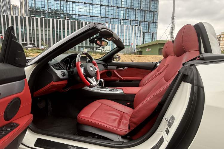 Used BMW Z4 2013 sDrive20i Leading Model Interior 9