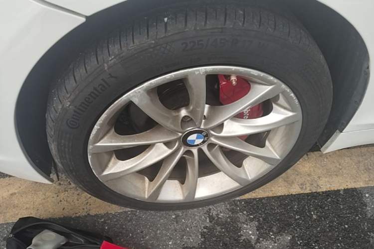 Used BMW Z4 2013 sDrive20i Leading Model Left Front Wheel Hub