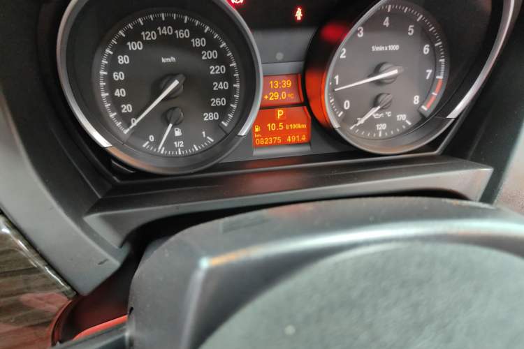 Used BMW Z4 2013 sDrive20i Leading Model Odometer Close Up