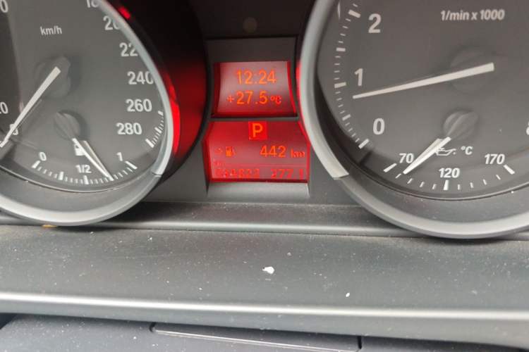 Used BMW Z4 2013 sDrive20i Leading Model Odometer Close Up