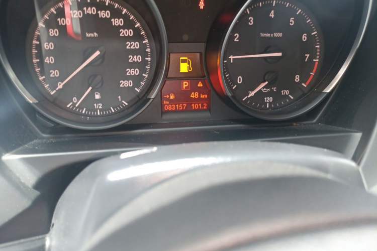 Used BMW Z4 2013 sDrive20i Leading Model Odometer Close Up