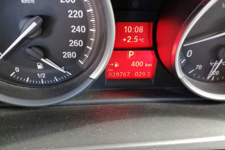 Used BMW Z4 2013 sDrive20i Leading Model Odometer Close Up