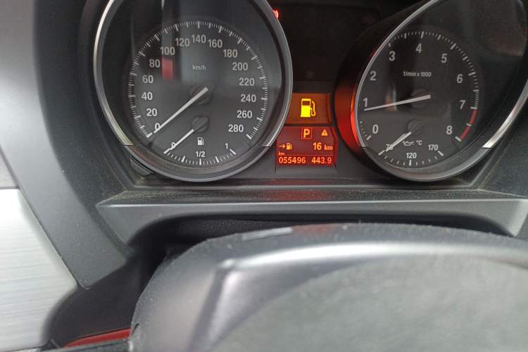 Used BMW Z4 2013 sDrive20i Leading Model Odometer Close Up