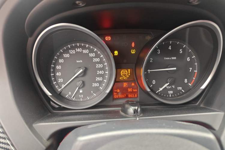 Used BMW Z4 2013 sDrive20i Leading Model Odometer Close Up
