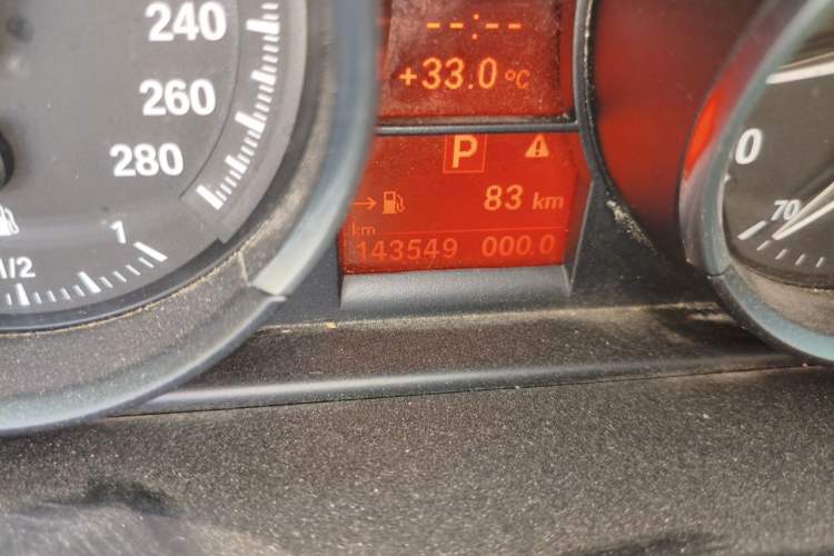 Used BMW Z4 2013 sDrive20i Leading Model Odometer Close Up