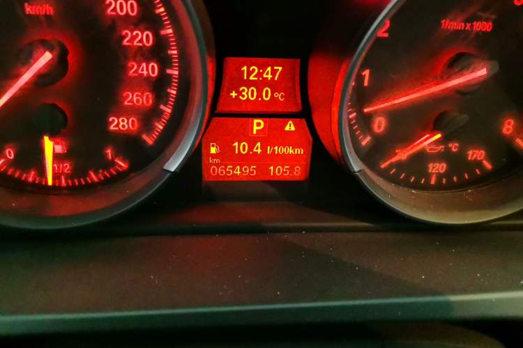 Used BMW Z4 2013 sDrive20i Leading Model Odometer Close Up
