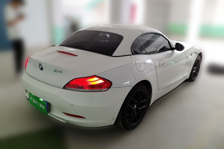 Used BMW Z4 2013 sDrive20i Leading Model Rear Right 45 Deg