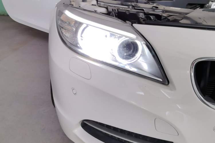 Used BMW Z4 2013 sDrive20i Leading Model Right Front Headlight