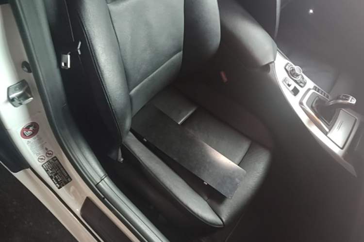 Used BMW Z4 2013 sDrive20i Leading Model Right Front Seat