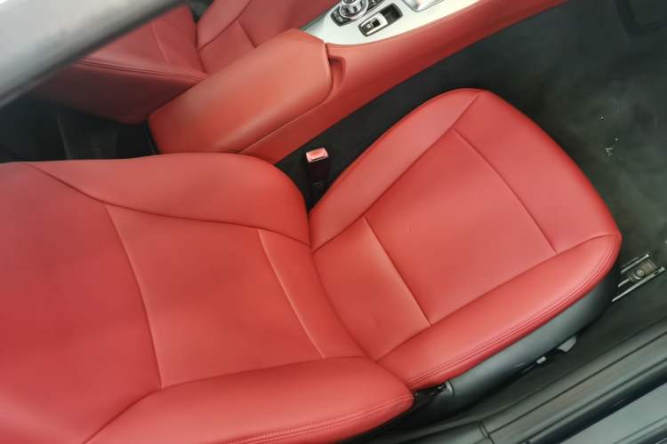 Used BMW Z4 2013 sDrive20i Leading Model Right Front Seat