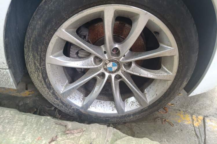 Used BMW Z4 2013 sDrive20i Leading Model Right Front Wheel Hub