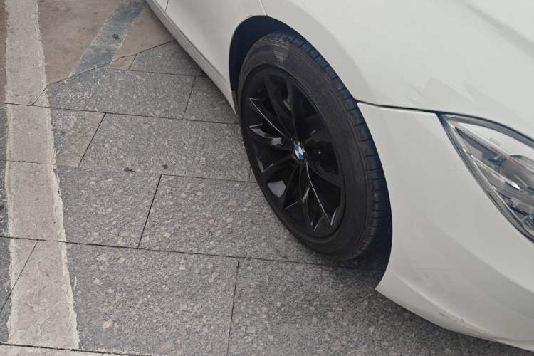 Used BMW Z4 2013 sDrive20i Leading Model Right Front Wheel Hub