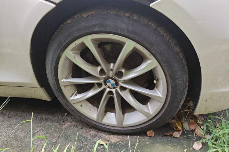 Used BMW Z4 2013 sDrive20i Leading Model Right Front Wheel Hub