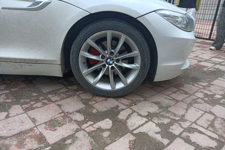 Used BMW Z4 2013 sDrive20i Leading Model Right Front Wheel Hub