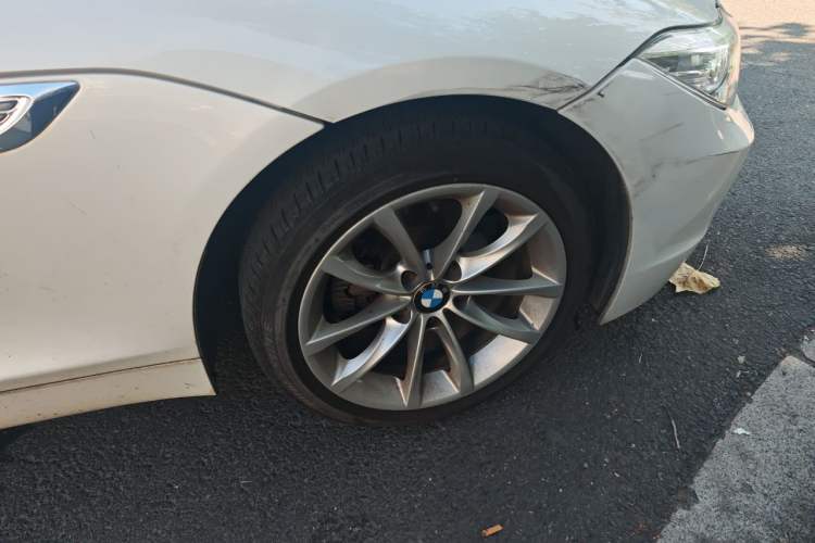 Used BMW Z4 2013 sDrive20i Leading Model Right Front Wheel Hub