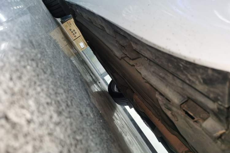Used BMW Z4 2013 sDrive20i Leading Model Right Side Sill