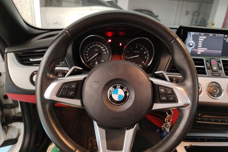 Used BMW Z4 2013 sDrive20i Leading Model Steering Wheel