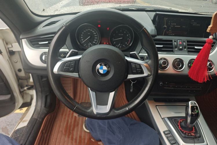 Used BMW Z4 2013 sDrive20i Leading Model Steering Wheel