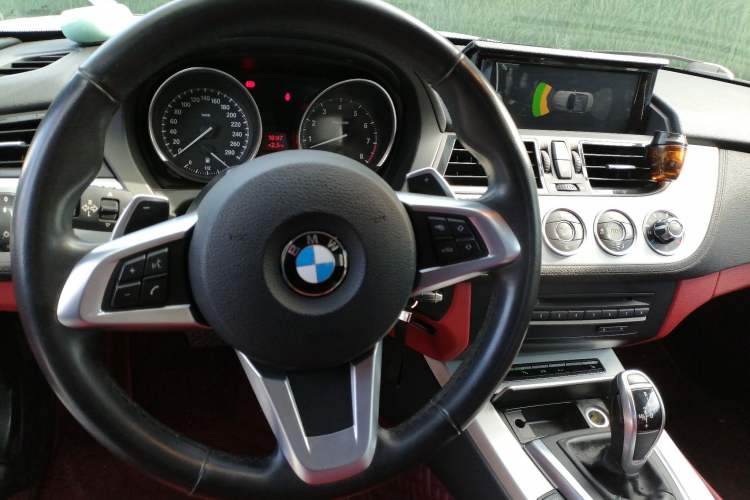 Used BMW Z4 2013 sDrive20i Leading Model Steering Wheel