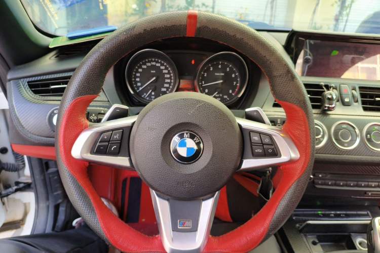 Used BMW Z4 2013 sDrive20i Leading Model Steering Wheel