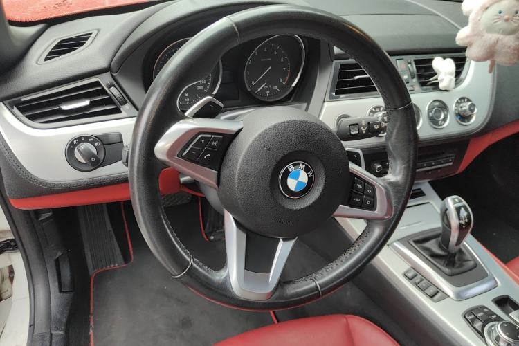 Used BMW Z4 2013 sDrive20i Leading Model Steering Wheel