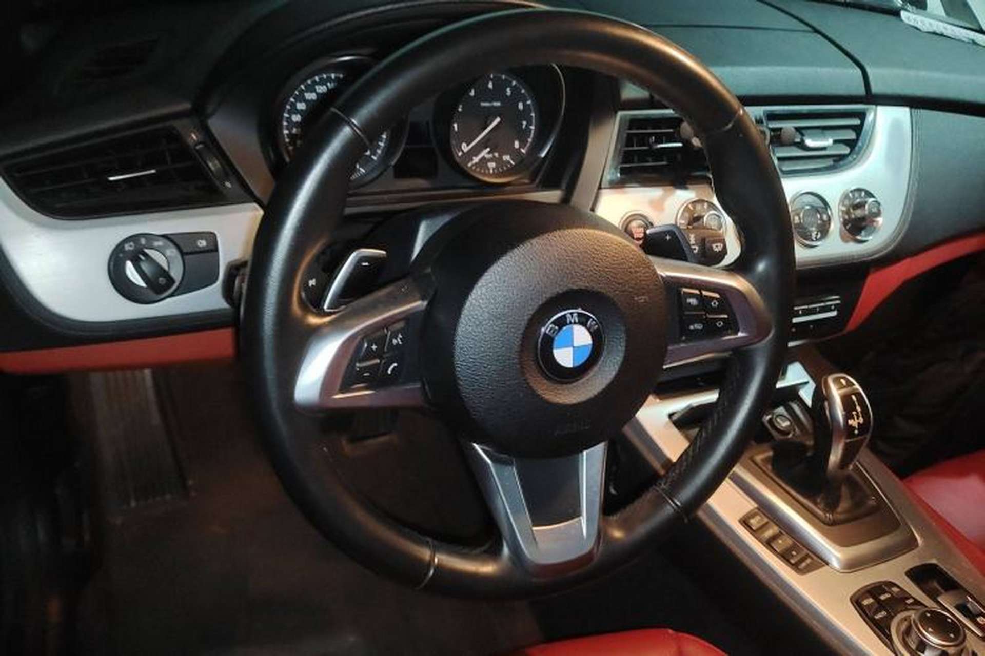 Used BMW Z4 2013 sDrive20i Leading Model Steering Wheel
