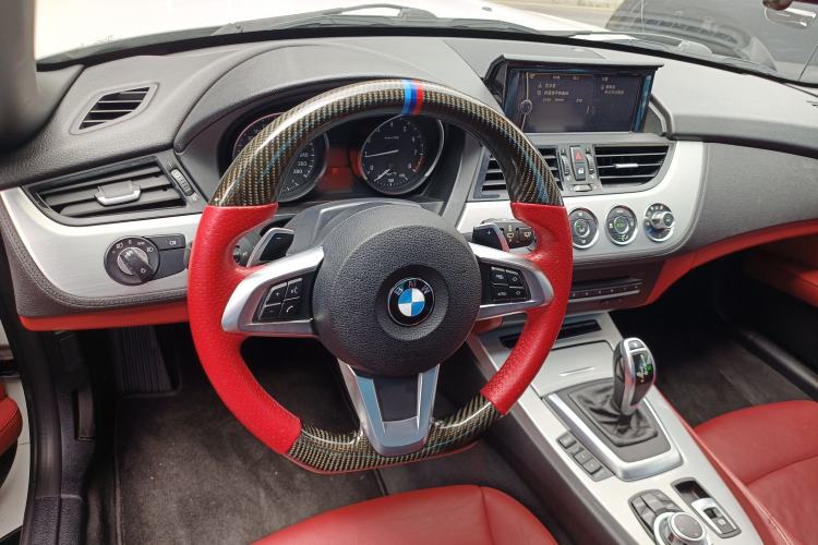 Used BMW Z4 2013 sDrive20i Leading Model Steering Wheel