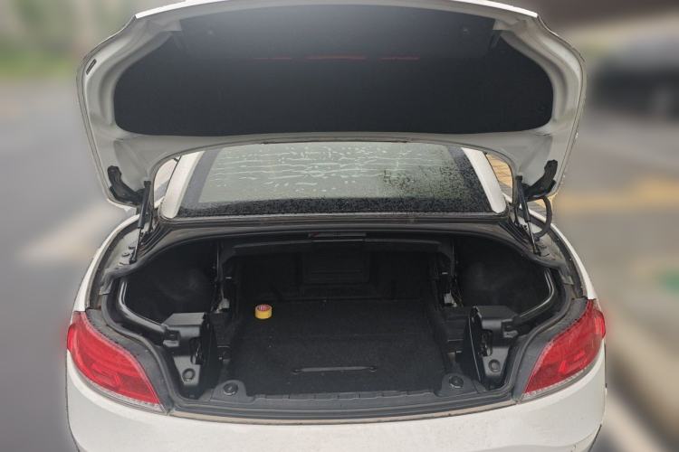 Used BMW Z4 2013 sDrive20i Leading Model Trunk