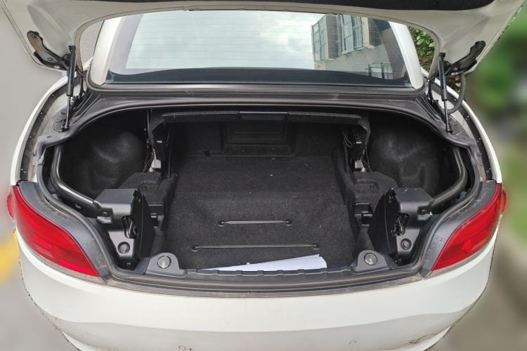 Used BMW Z4 2013 sDrive20i Leading Model Trunk