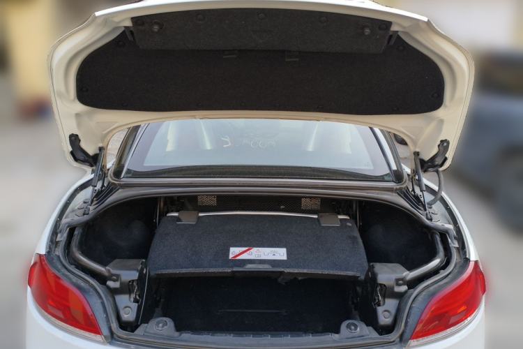 Used BMW Z4 2013 sDrive20i Leading Model Trunk