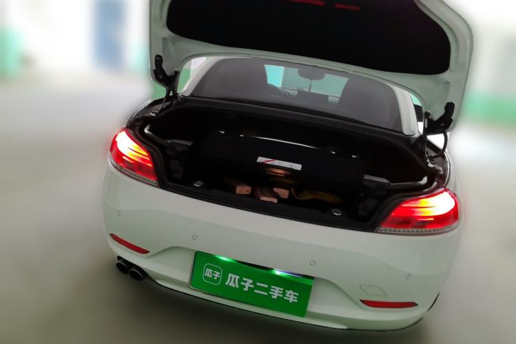 Used BMW Z4 2013 sDrive20i Leading Model Trunk