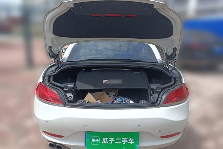 Used BMW Z4 2013 sDrive20i Leading Model Trunk