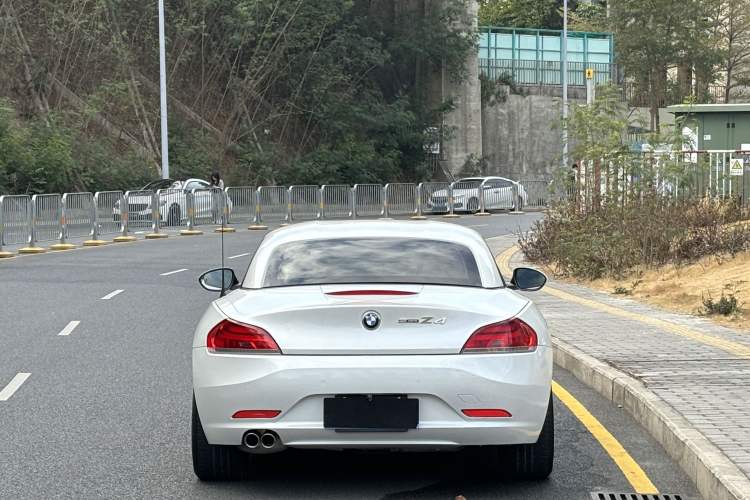 Used BMW Z4 2013 sDrive20i Leading Model Trunk