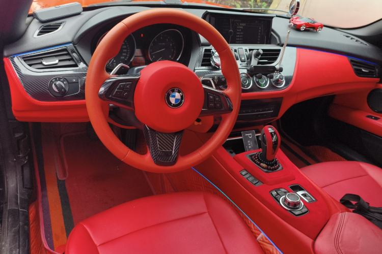 Used BMW Z4 2013 sDrive20i Leading Model Center Console