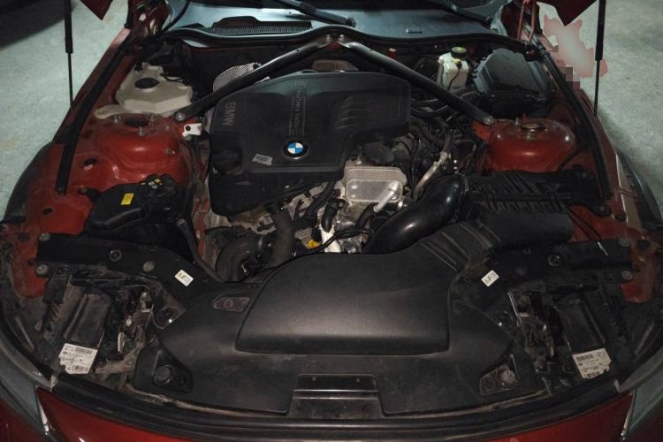 Used BMW Z4 2013 sDrive20i Leading Model Engine Bay