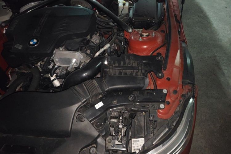 Used BMW Z4 2013 sDrive20i Leading Model Engine Bay Left
