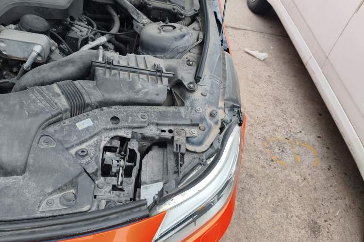 Used BMW Z4 2013 sDrive20i Leading Model Engine Bay Left