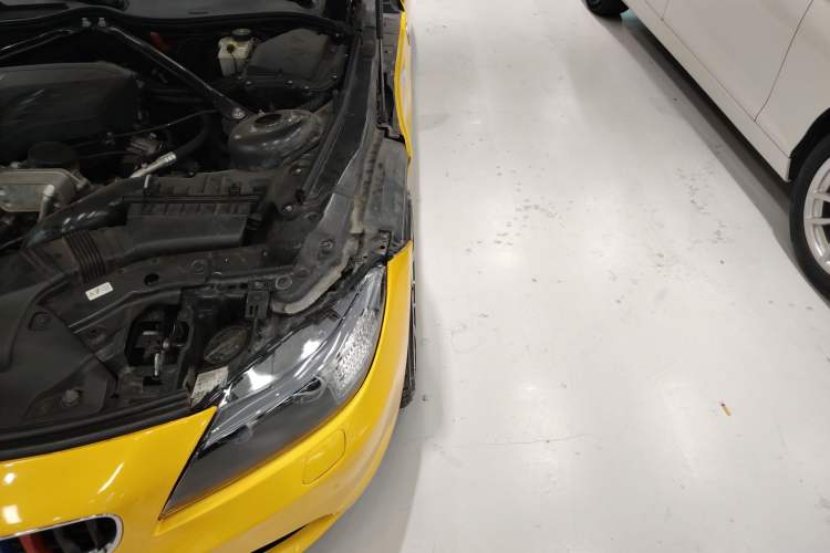 Used BMW Z4 2013 sDrive20i Leading Model Engine Bay Left
