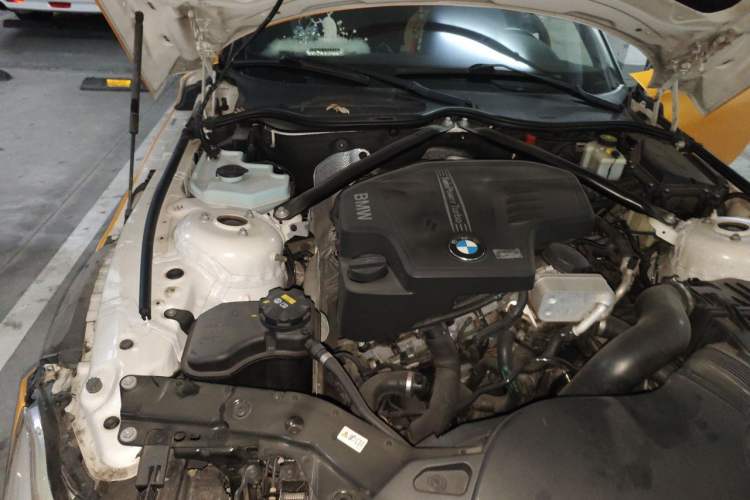 Used BMW Z4 2013 sDrive20i Leading Model Engine Bay Right