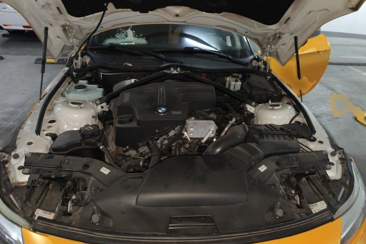 Used BMW Z4 2013 sDrive20i Leading Model Engine Bay