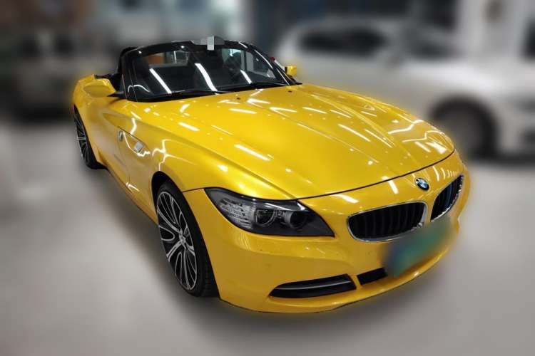 Used BMW Z4 2013 sDrive20i Leading Model Front Right 45 Deg