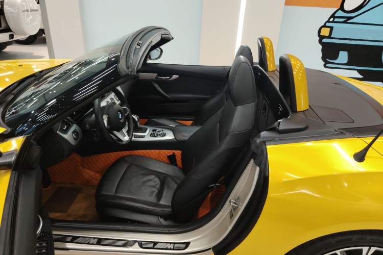 Used BMW Z4 2013 sDrive20i Leading Model Headliner
