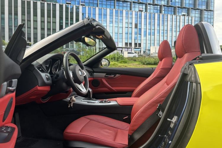 Used BMW Z4 2013 sDrive20i Leading Model Interior 1