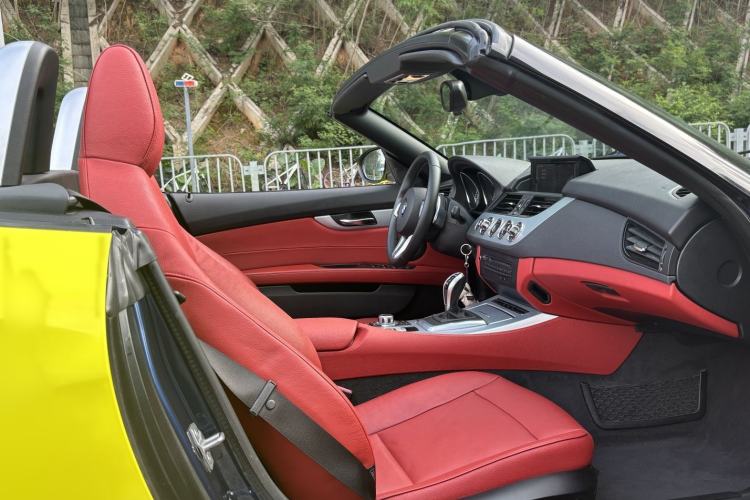 Used BMW Z4 2013 sDrive20i Leading Model Interior 3