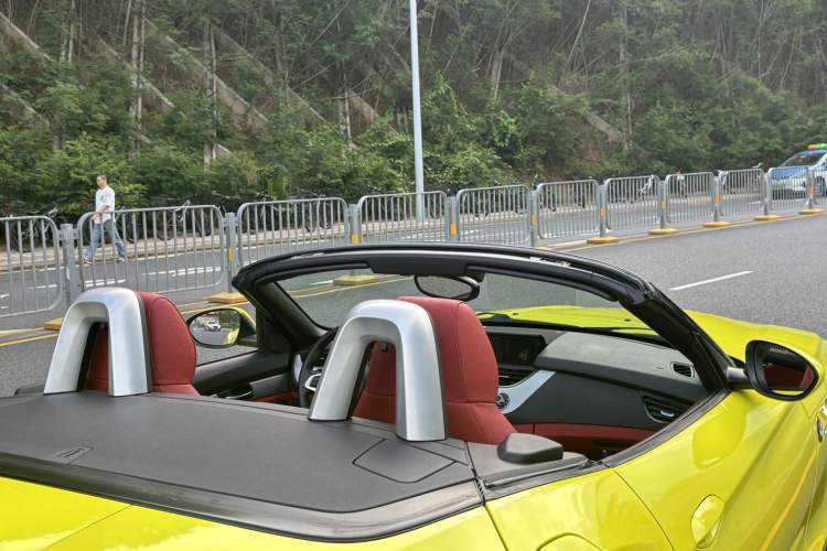 Used BMW Z4 2013 sDrive20i Leading Model Interior 5