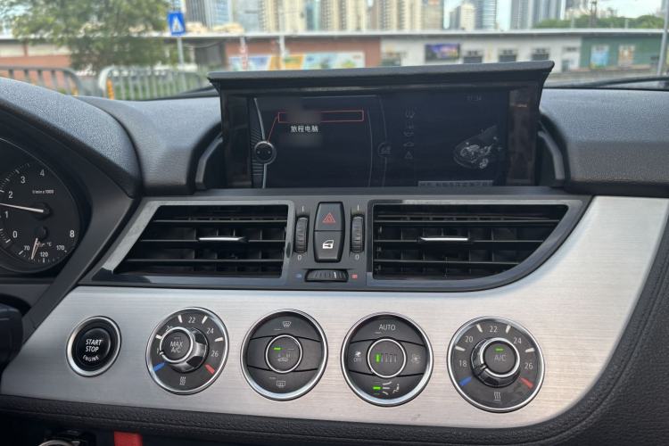 Used BMW Z4 2013 sDrive20i Leading Model Interior 9